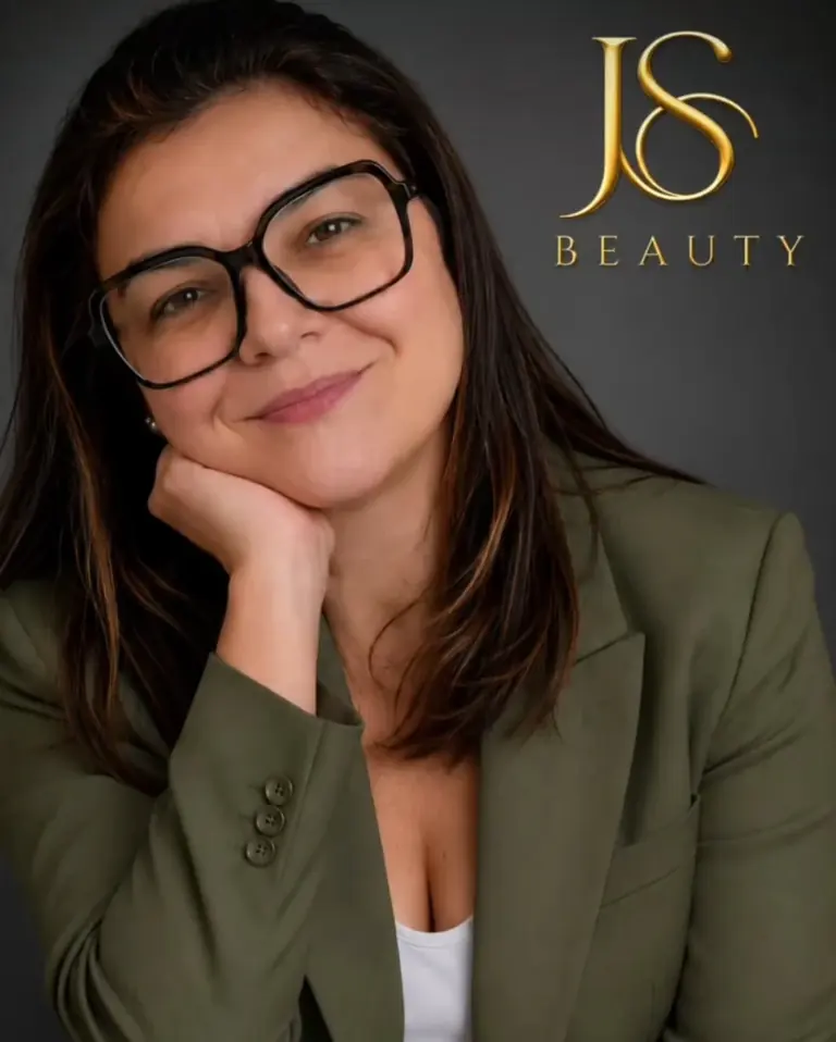 Janaína Santos, profissional responsável pela JS Beauty